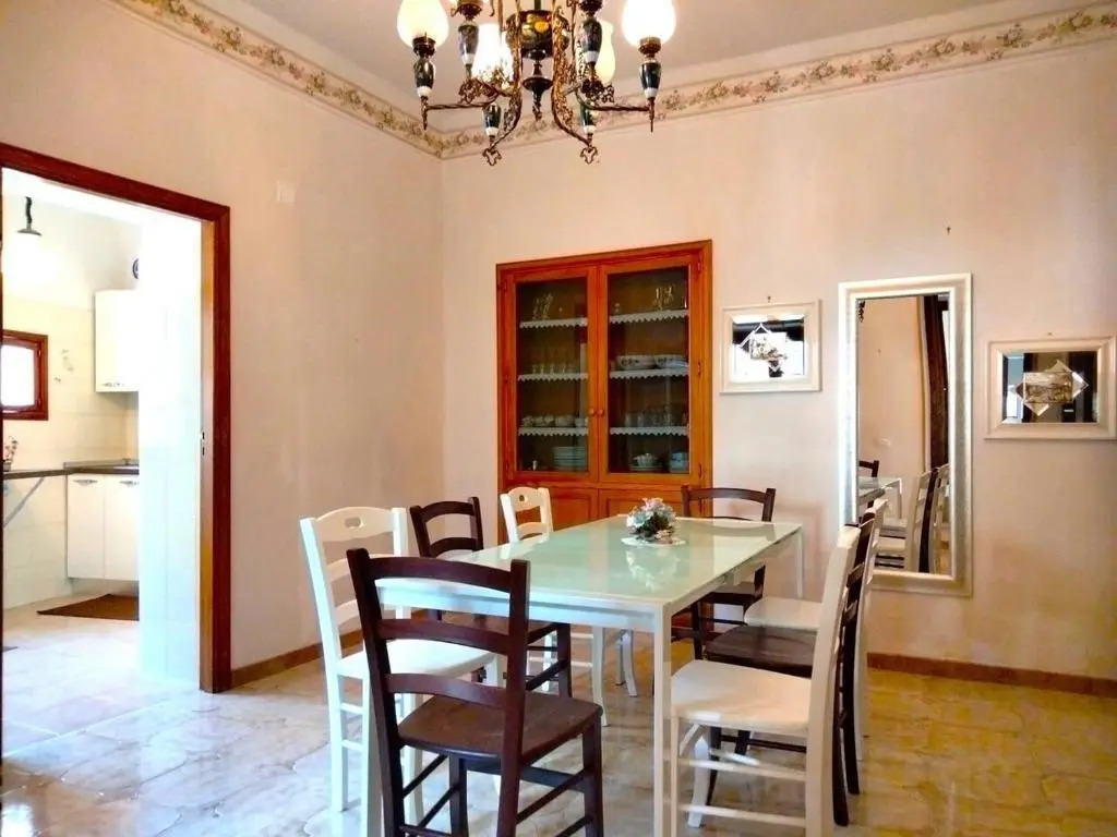 Trekking Lovers Vacation Home With Town View