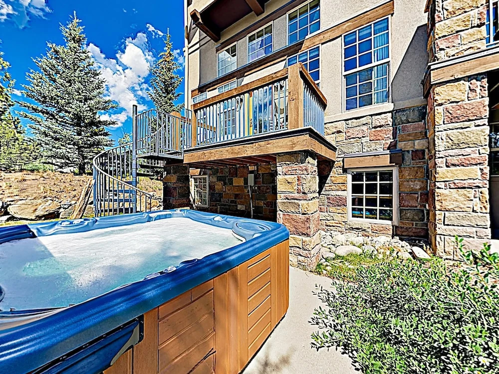 New Listing! Alpine Oasis W/ Hot Tub, Near Slopes 4 Bedroom Townhouse