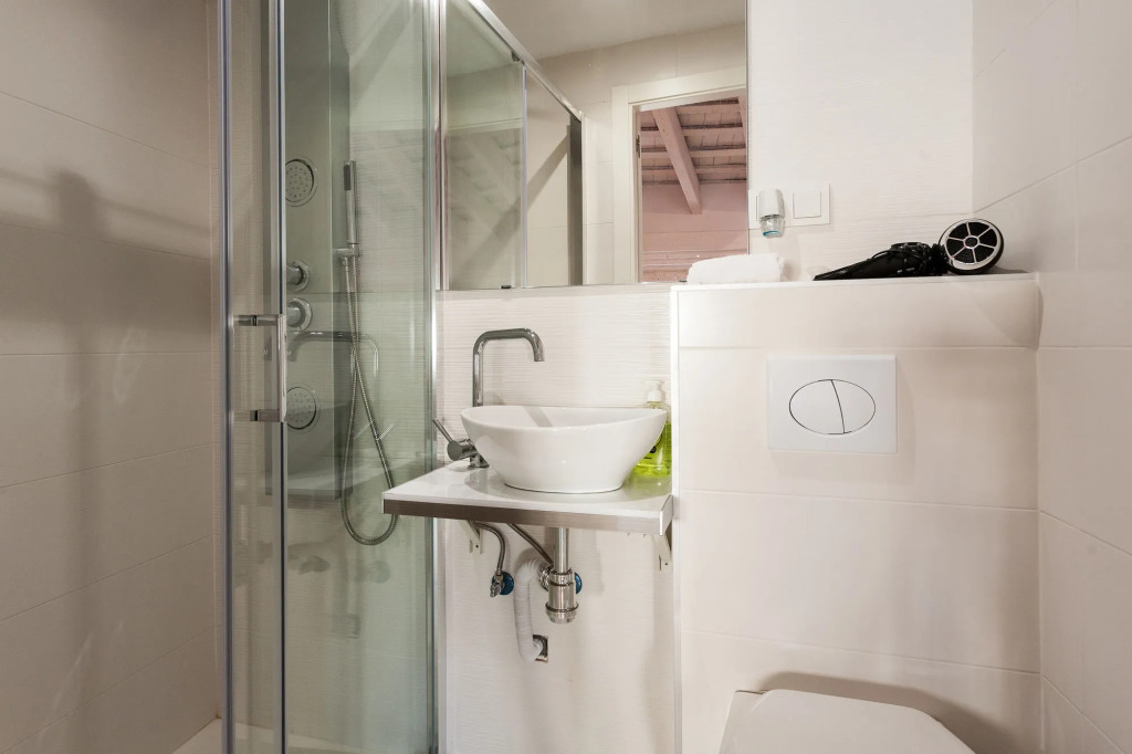 Baron Suites Reina