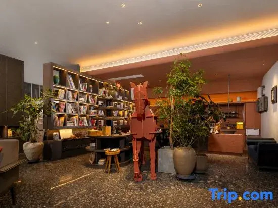 Qishe Hotel (Wanda Plaza Yunjin Road Subway Station)
