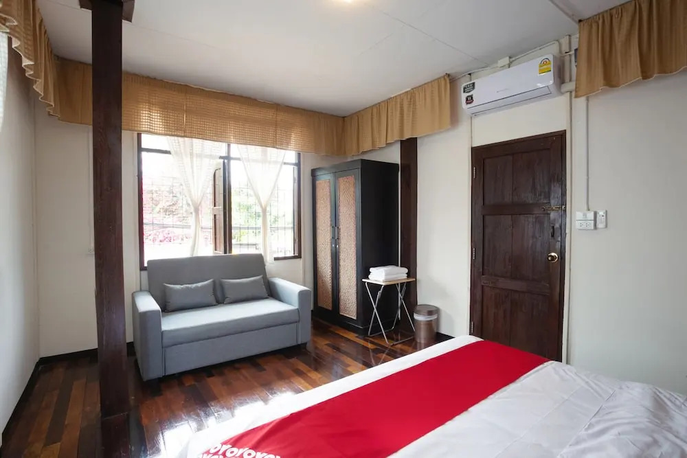 Oyo 708 All Red Hostel Chiang Mai