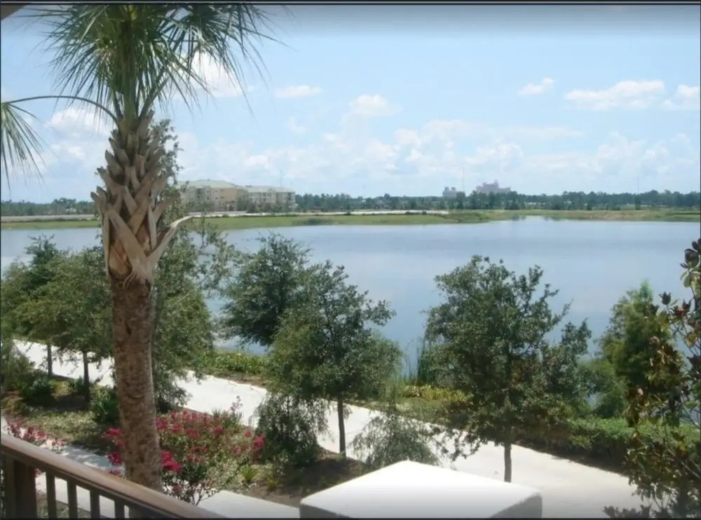 3 Bed 2 Bath Premium Lakeview L 1010 Condo
