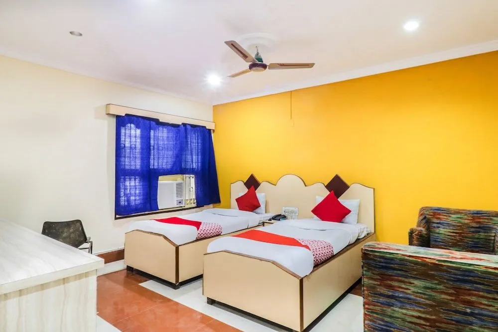 OYO 38200 Hotel Goutam Vihar