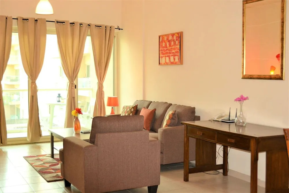 (Nickname Oasis) Spacious 1BR Apt. w/ terrace and pool view
