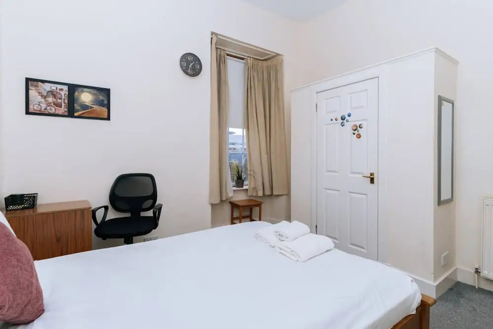 Bright High-ceiling 2BD Flat - Central Edinburgh!