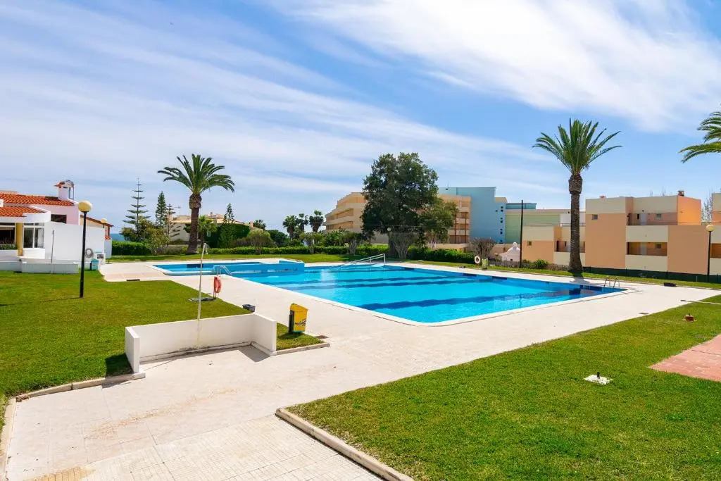 Acqua Vista Family Apartment - 200M from BEACH