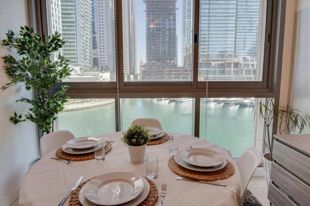 Designer Apartment Beautiful Waterfront View
