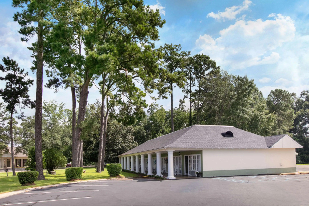 Days Inn by Wyndham Natchez