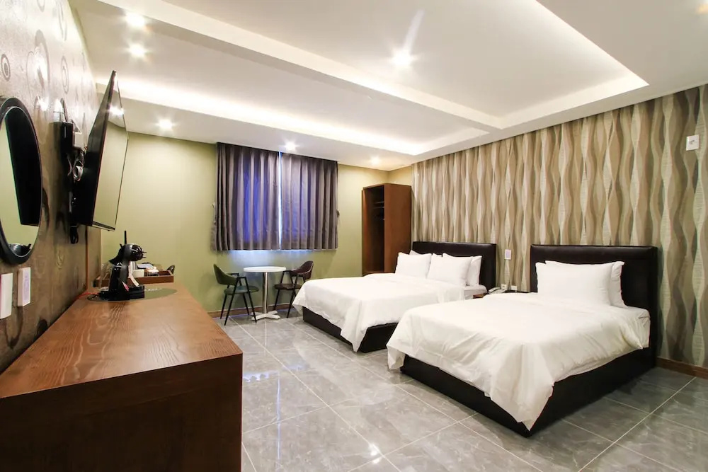 The King Hotel