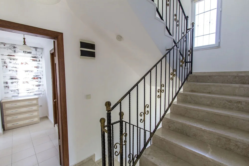 Villa Serra by Villamnet