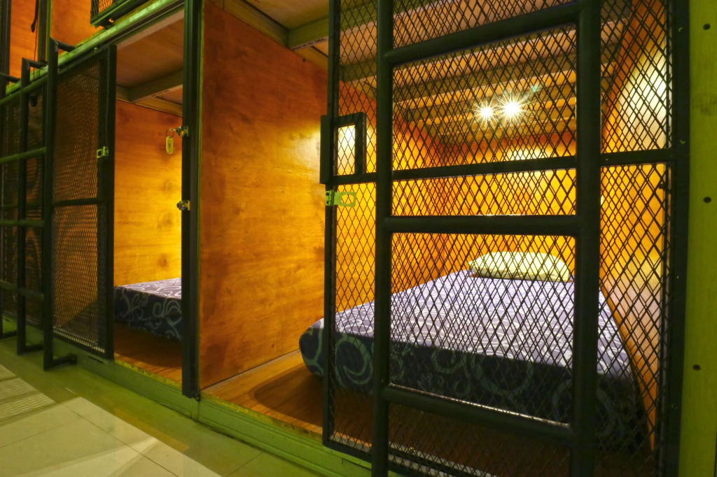 Kabin Kapsul Kayu jati I - Hostel