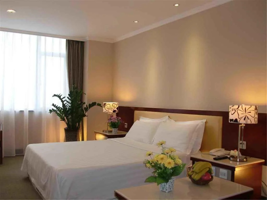 L Hotels (Lianhua Branch)