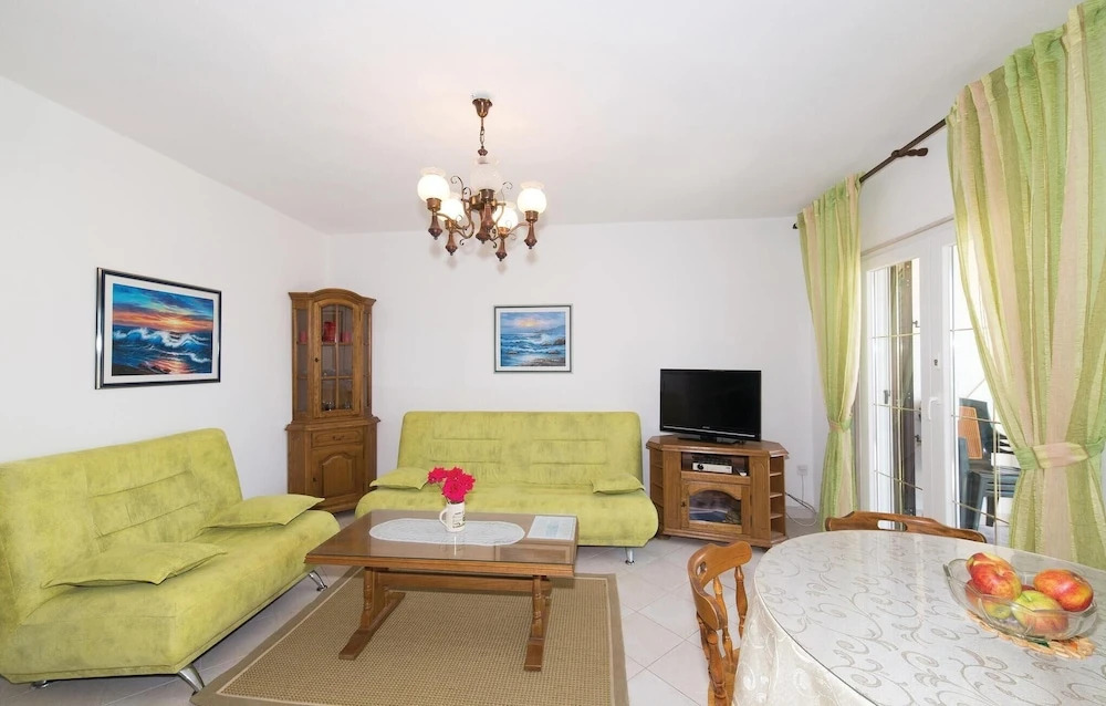 Awesome Home in Okrug Gornji With Wifi and 3 Bedrooms