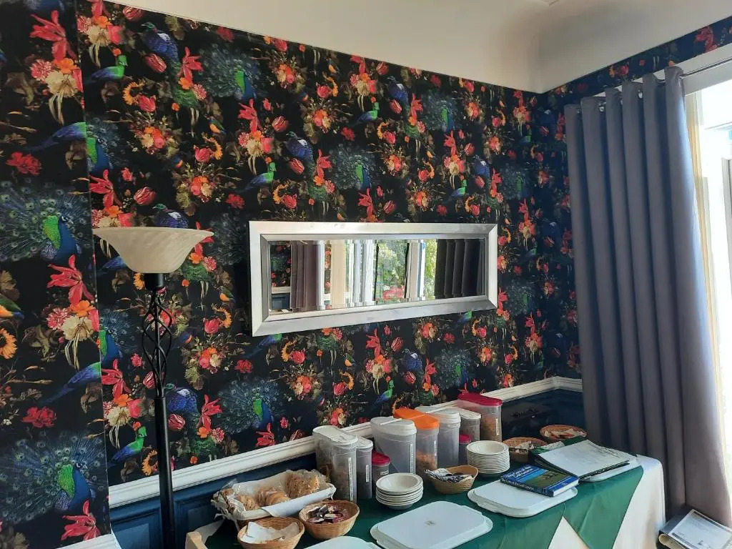 Surrey House Hotel