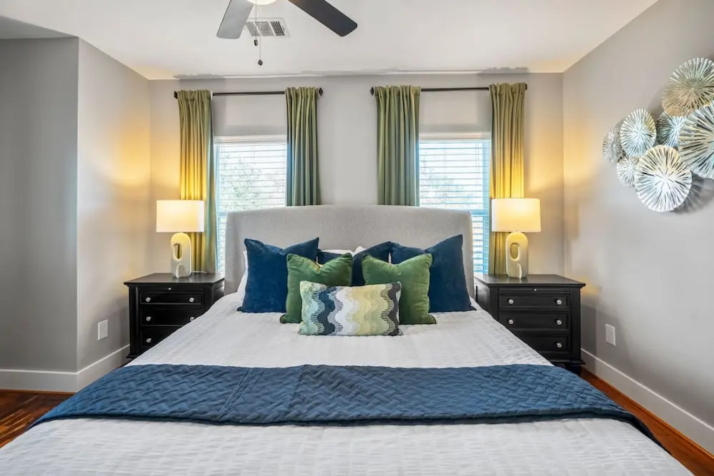 Modern 2BR Home With King Beds Near Downtown