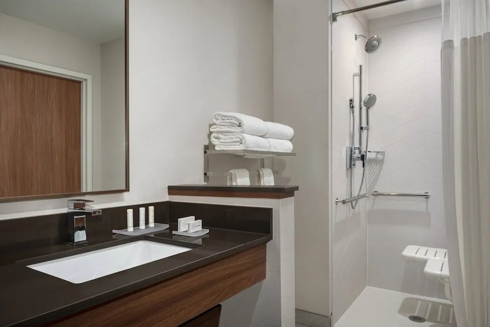 Fairfield Inn & Suites by Marriott Milwaukee West