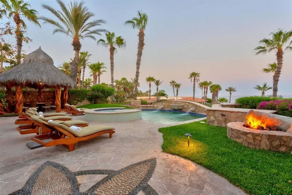 Villa Tranquila: 4 Bedroom Ocean View Villa Perfect for Relaxing at a Discounted Rate!