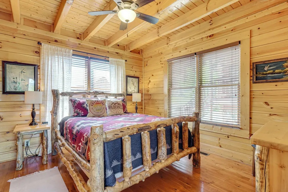 'mountain Dreams' Cabin: Hot Tub, Sauna & Views!