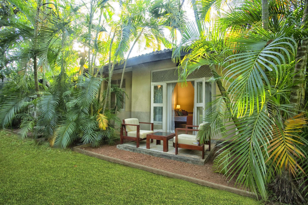 Lovely lodge & Hostel
