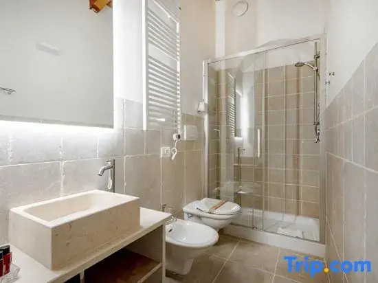 Palazzo della Torre 201– Modern Historic Apartment