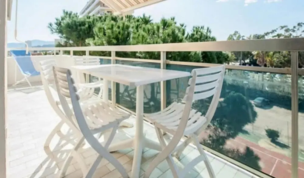 Apartment With one Bedroom in Le Lavandou, With Wonderful sea View and