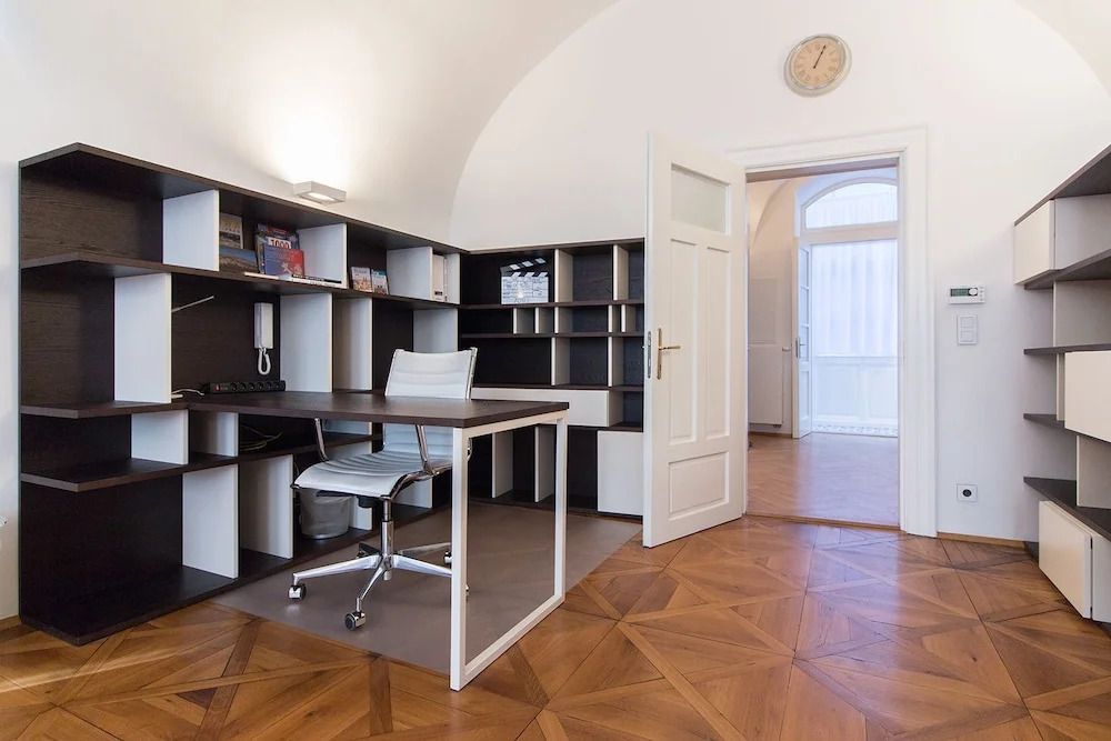 The Bulletproof Apartment by easyBNB