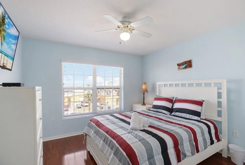 Dolphin Resort 3 Bedroom Home by RedAwning