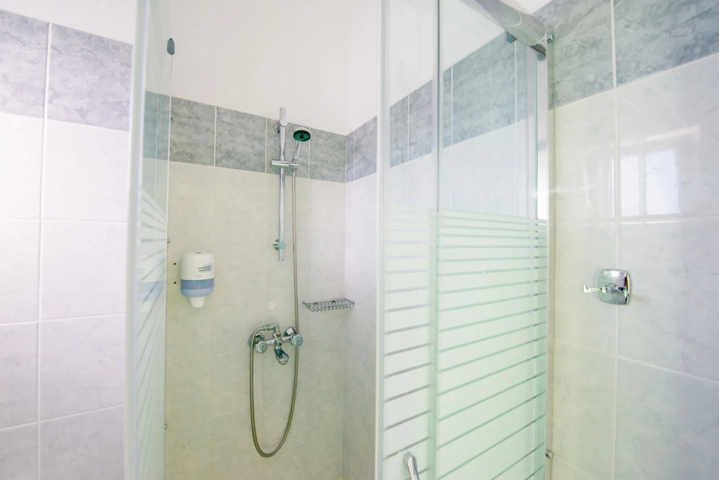 Zoes Hotel & Suites