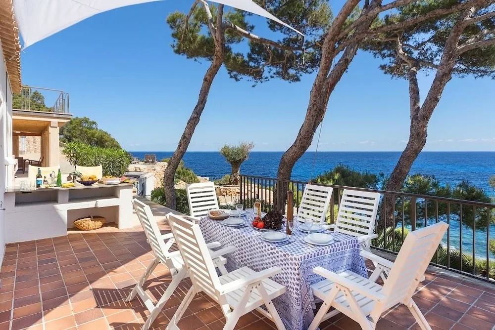 Mallorca front line property sea access