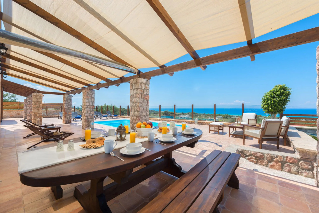 Butterfly Villa with stunning Sea and Valley Views