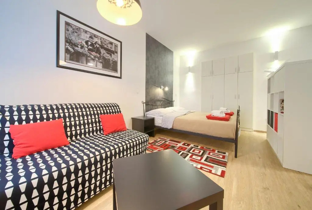 Logo apartments 5 min walk to main square