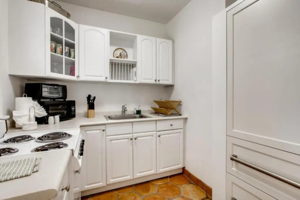 Villa Blanca - Saltwater Serenity in a Classic Mediterranean Revival Villa