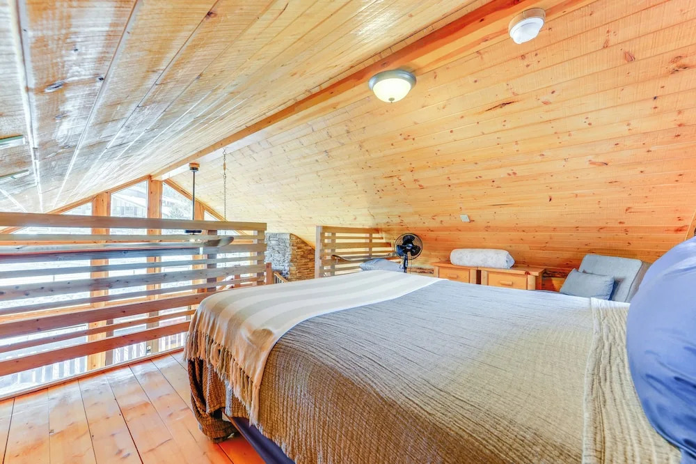 Cozy Mountain Condo Across From Snow King Ski Mtn!