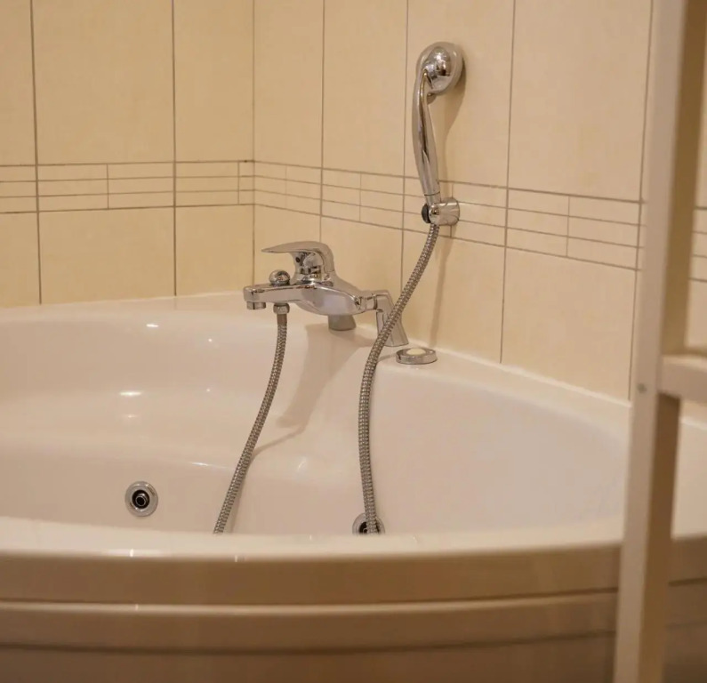 Apartment Mojstrovka with Sauna and free parking on site in city center
