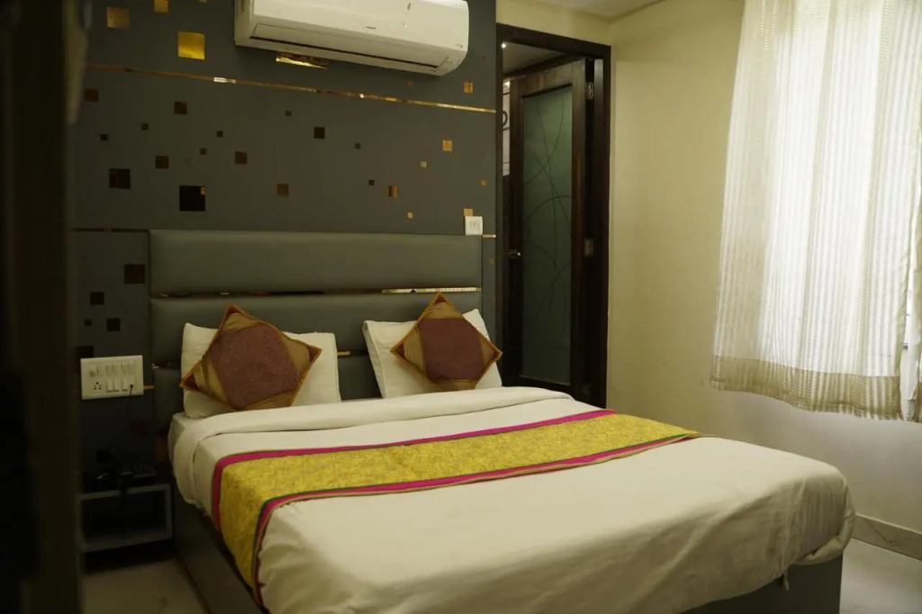 Hotel Wall City 55 - Near NDLS Station & Connaught Place