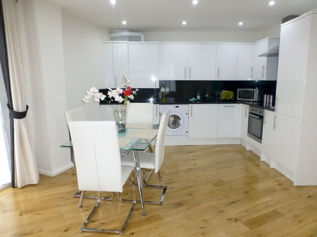 Chelsea Bridge Apartments