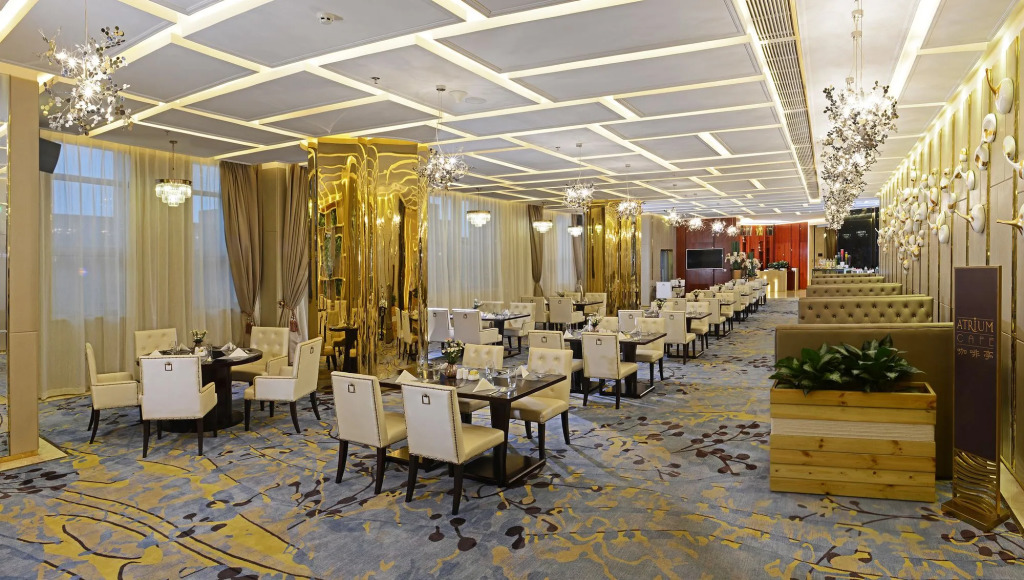 Menshine Gloria Plaza Hotel