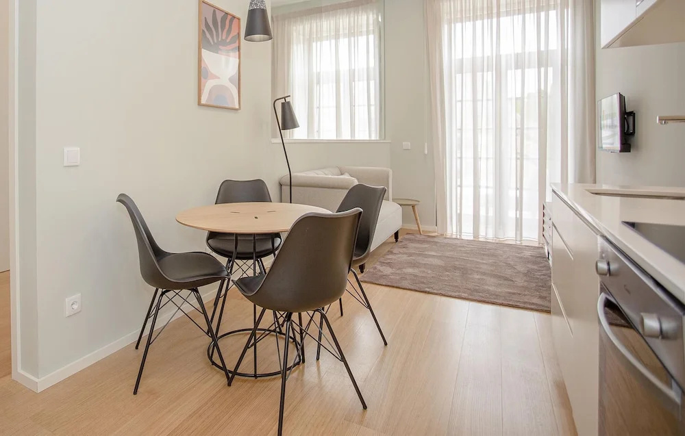 Liiiving - Sweet Sunlight Apartment