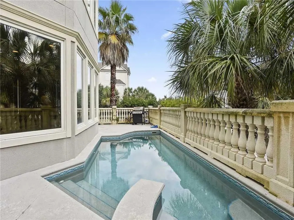 Collier Court 3 - Six Bedroom Home