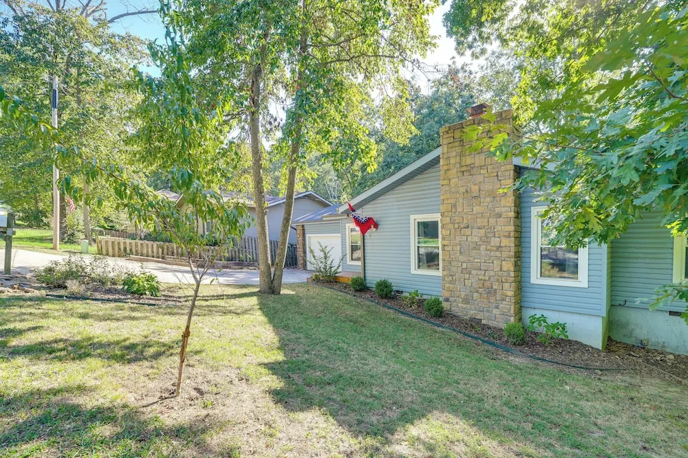 Home w/ Trail Access & Fire Pit in Bella Vista!