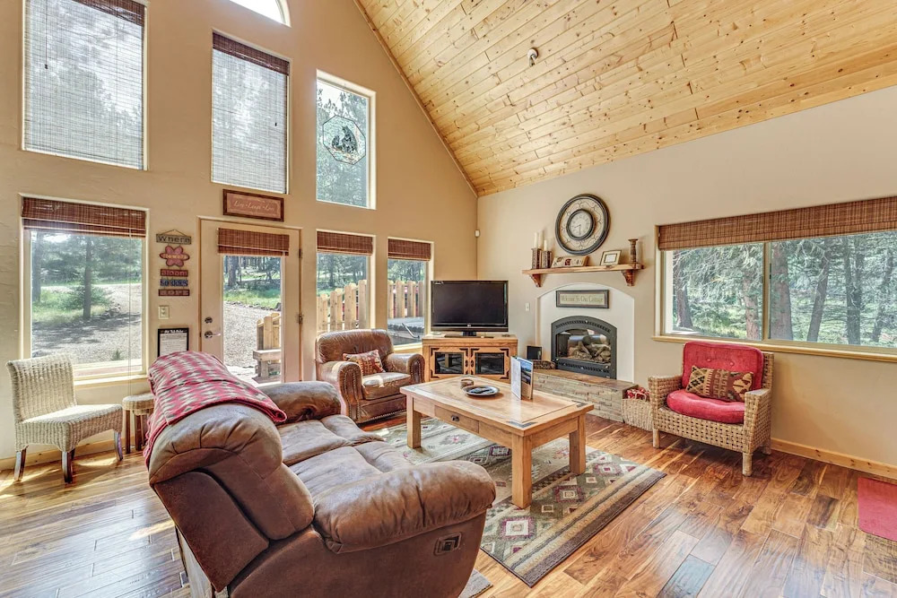 Angel Fire Cabin Rental w/ Hot Tub & Gas Grill!
