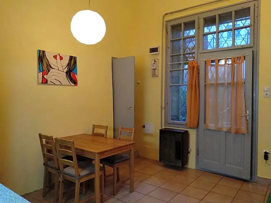 HoBar Apartment