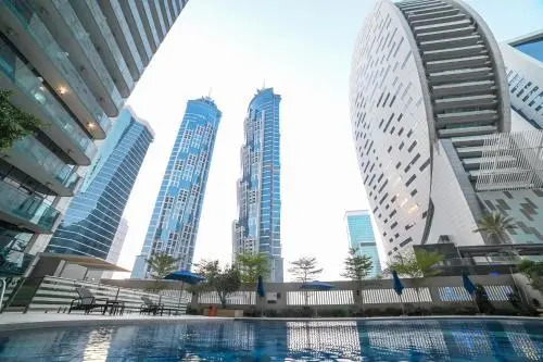 Luton Vacation Homes - Damac Maison Studio, Canal View