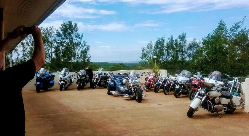 Avocado Motor Inn