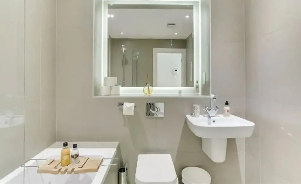 Modern, Central East London City Apartment