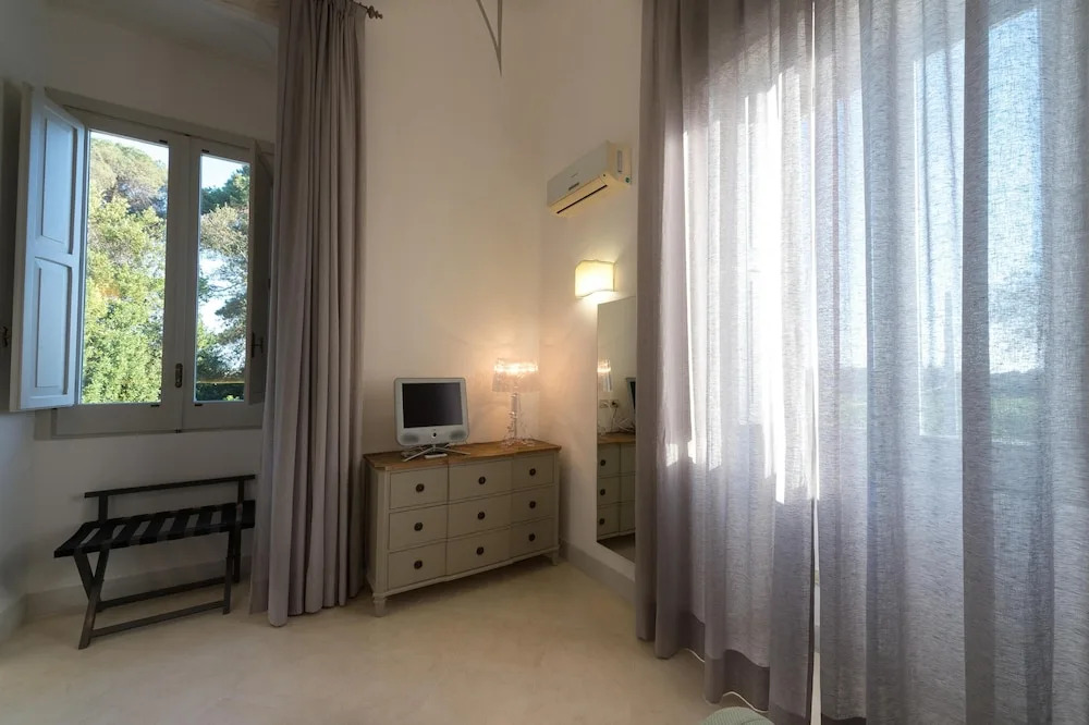 Apartment With 4 Bedrooms in Sannicola, With Furnished Terrace and Wif