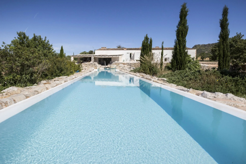 Residence by G Villa Calicant