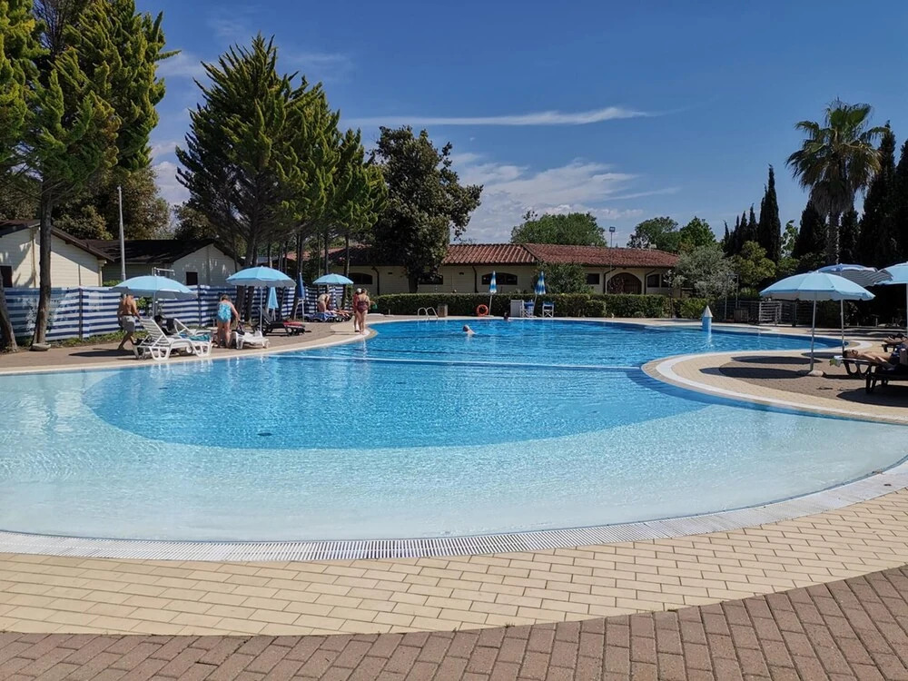 Comfort Mobilehome Camping in Viareggio 5pers R28