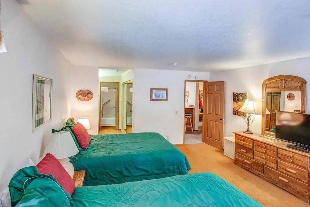 Aspen Creek #119 - Shared Pool, Hot Tub & Bbq!