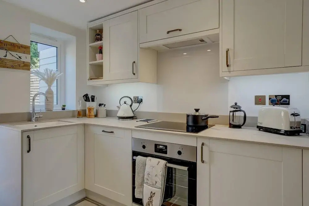 1 Bed Cottage Sleeps 2 with Hot Tub & Pets Welcome